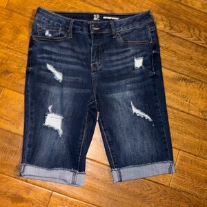 NY & Co Mid-rise shorts